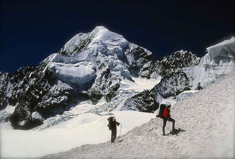 nevado illamp o nevado de sorata.jpg